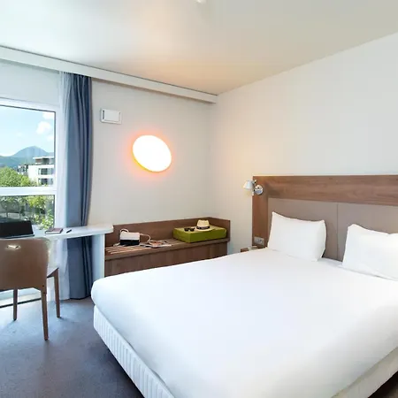 Campanile Clermont Ferrand Centre Hotel Exterior photo