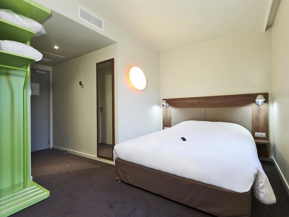 Hotel Campanile Ferrand Centre 3*